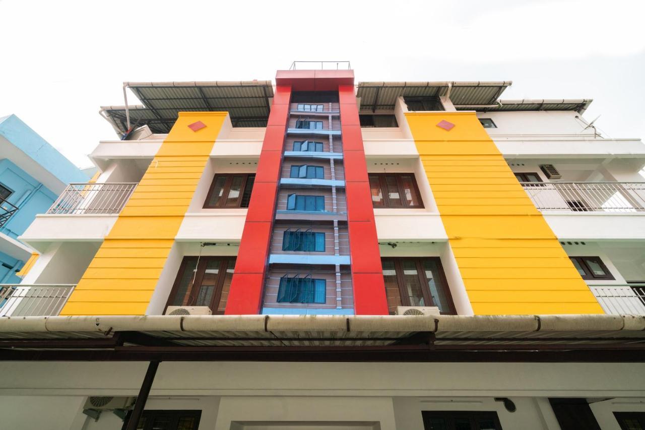 Oyo Home 49697 Aj Apartments Kochi Екстер'єр фото