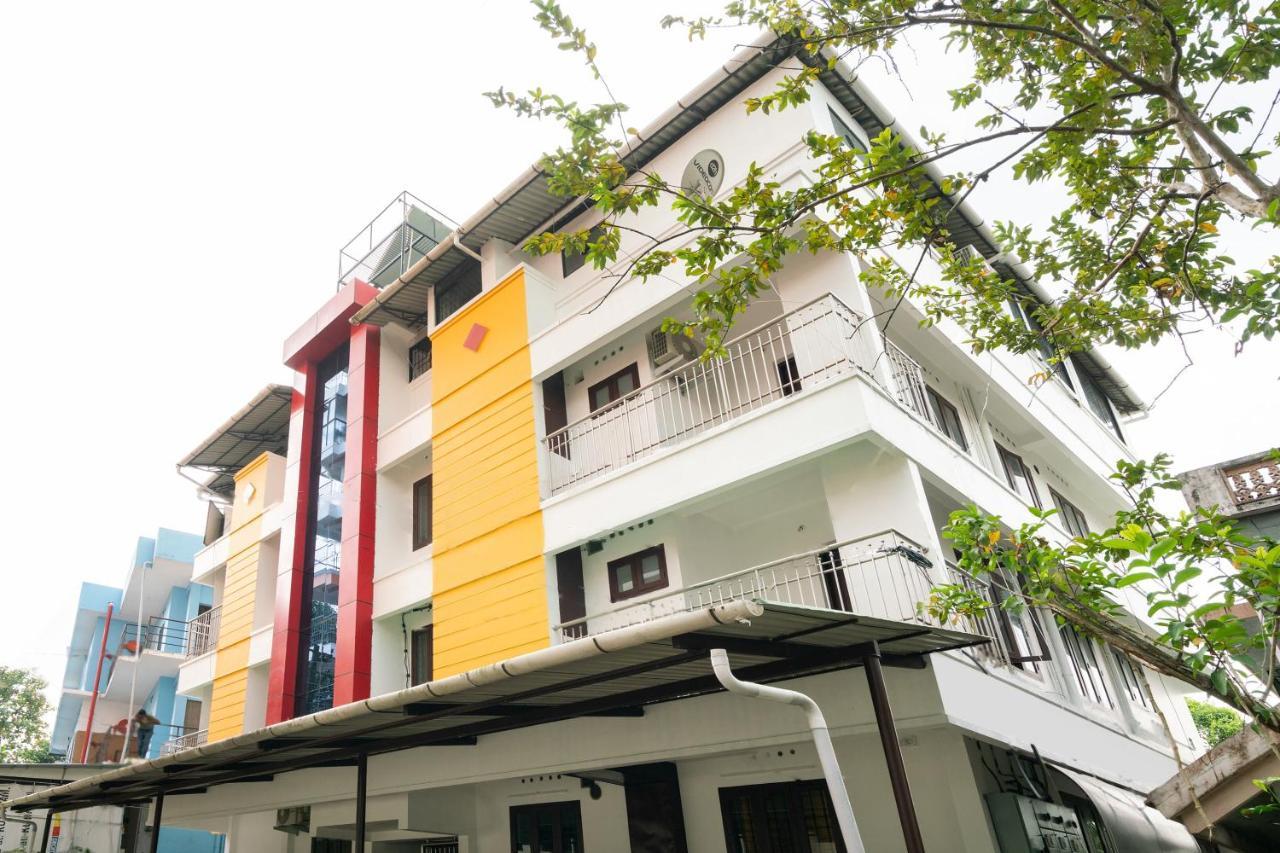 Oyo Home 49697 Aj Apartments Kochi Екстер'єр фото